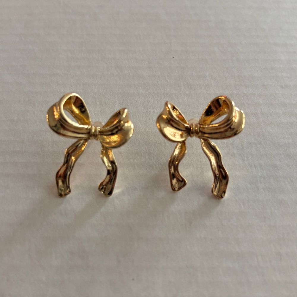 Gold plated bow stud earrings